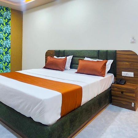 Hotel Nova Blue Ahmedabad Exterior foto