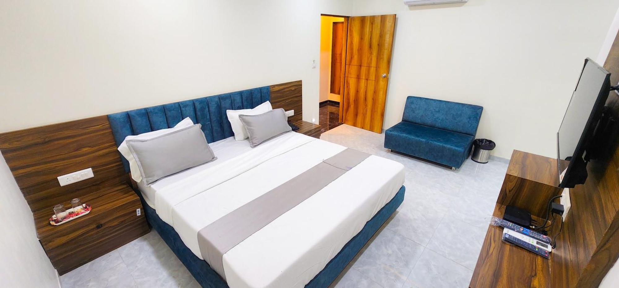 Hotel Nova Blue Ahmedabad Exterior foto