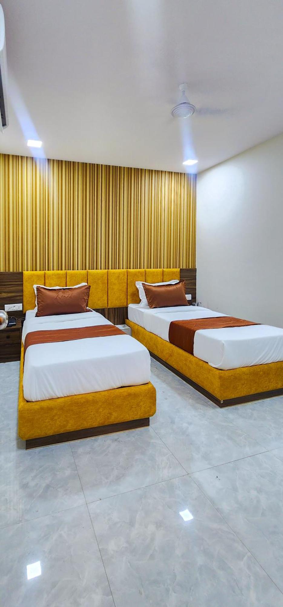 Hotel Nova Blue Ahmedabad Exterior foto
