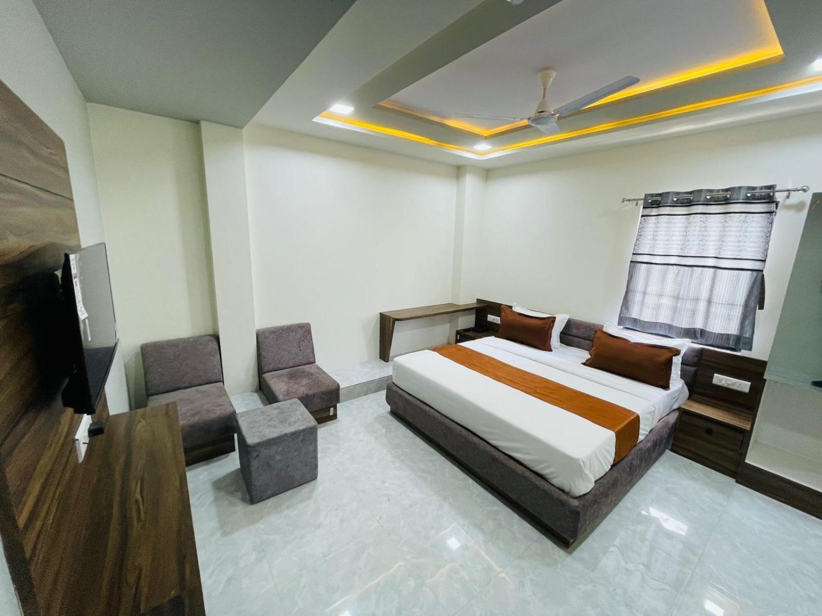 Hotel Nova Blue Ahmedabad Exterior foto